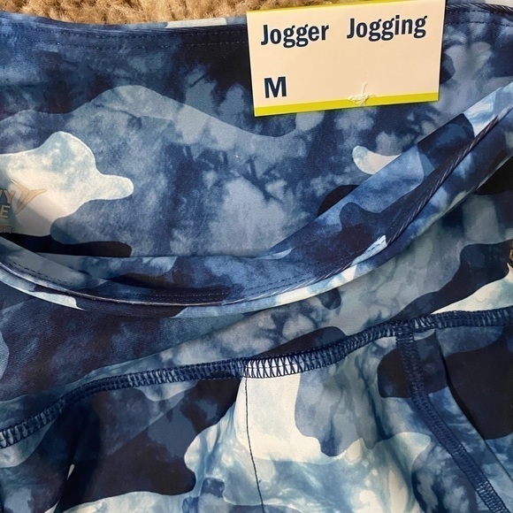 Old Navy Active Powersoft High Rise Crop  3/4 Go Dry Jogger (Medium) NWT - Picture 9 of 10